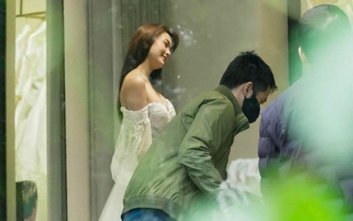 Bắt gặp Minh Hằng đi thử váy cưới, ngày lên xe hoa đang đến gần