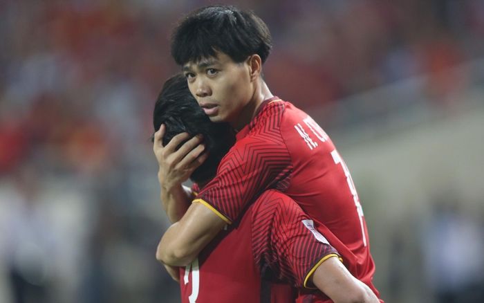 Ông Park chơi tất tay trước Nhật Bản: Công Phượng, Quang Hải xung trận ngay từ đầu