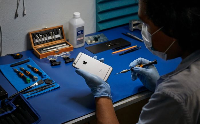 Kẻ gian khó lòng bảo hành hay sửa chữa iPhone với chính sách mới của Apple?