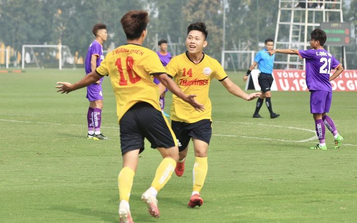 Em họ Công Phượng lập cú đúp, đội bóng bầu Hải gặp PVF và HAGL đụng Hà Nội