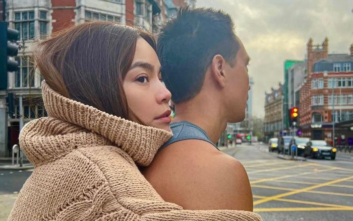 Hồ Ngọc Hà để mặt mộc, tranh thủ trốn con đi 'hâm nóng' tình cảm cùng Kim Lý bên trời Tây