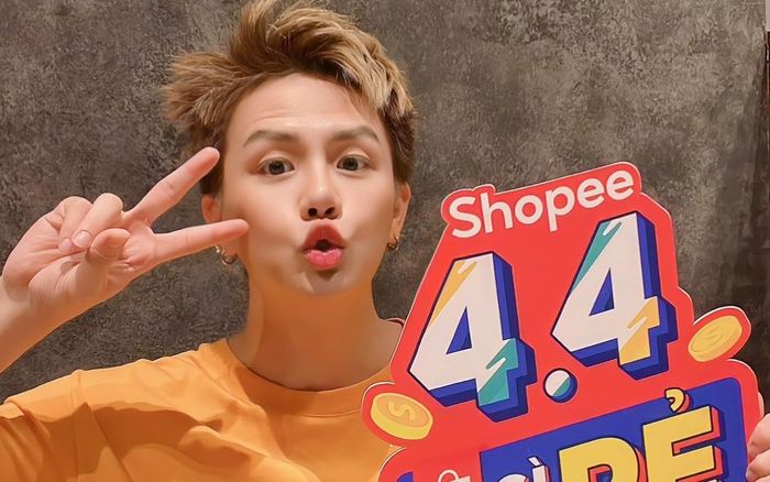 Ngọc Lan, Duy Khánh livestream 'tám' chuyện săn sale 4.4 Gì Cũng Rẻ: vừa bật mí nhiều bí kíp hay, vừa giới thiệu cho fan loạt voucher cực chất