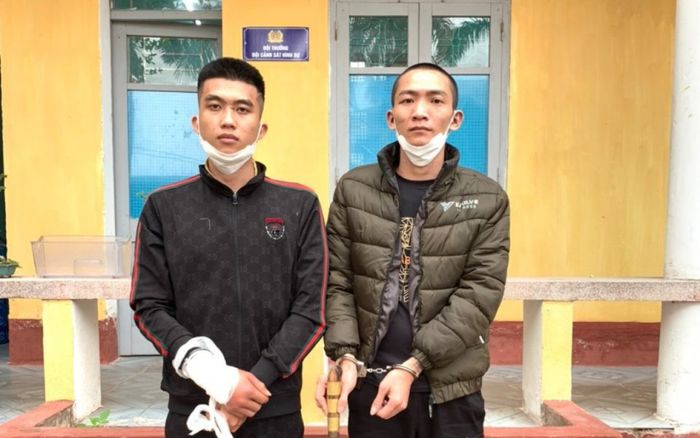 Nghi ngờ vợ léng phéng bên ngoài, chồng rủ bạn chém 'tình địch' trọng thương