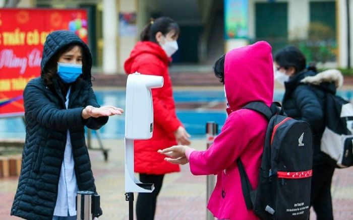 Hà Nội khẩn trương lấy ý kiến cho học sinh lớp 1-6 đi học