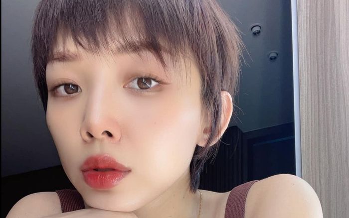 Tóc Tiên lộ đôi mắt sưng húp, nguyên nhân do đâu?