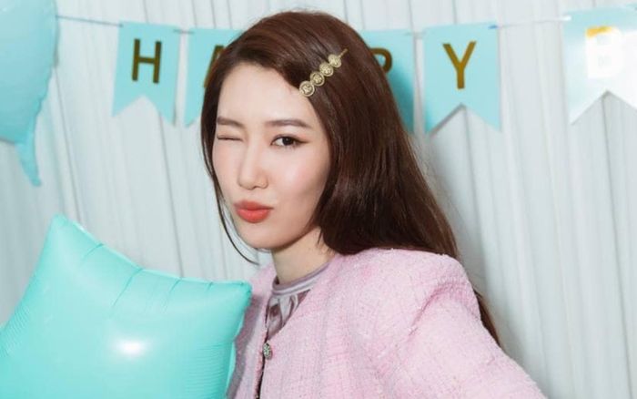 Thúy Ngân khoe visual rạng rỡ mừng tuổi mới, dân tình 'té ngửa' trước động thái của Nhã Phương, Tiến Luật