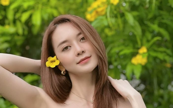 Thiều Bảo Trang khoe 'số đào hoa' hậu chia tay Phương Uyên