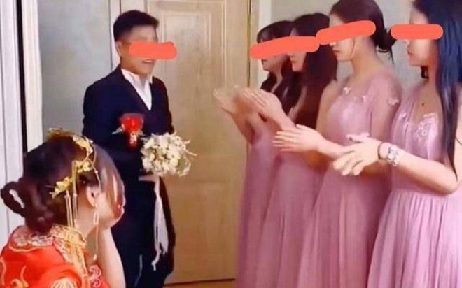 Háo hức vào phòng đón tân nương, chú rể 'chết sững' khi nhận ra danh tính dàn phù dâu