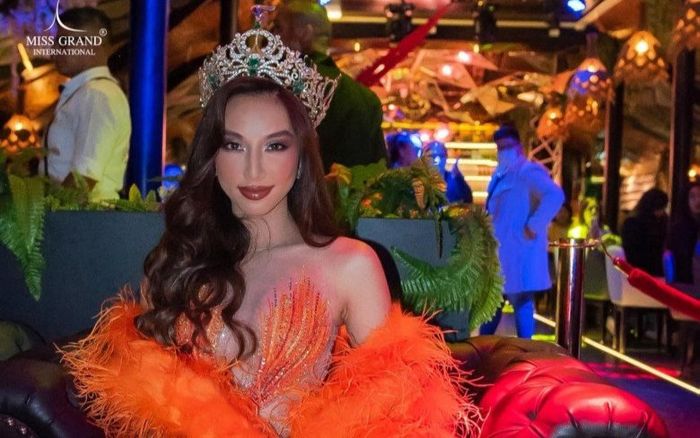 Mỹ nhân Việt và những dáng ngồi khiến dân tình 'xỉu up xỉu down'