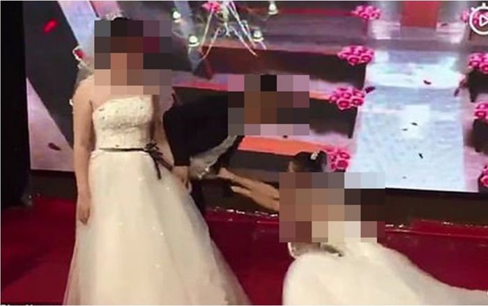 Ngày cưới, người yêu cũ vác bụng bầu đến đòi lại chú rể, cô dâu phản ứng bất ngờ gây ra cuộc 'đại chiến'