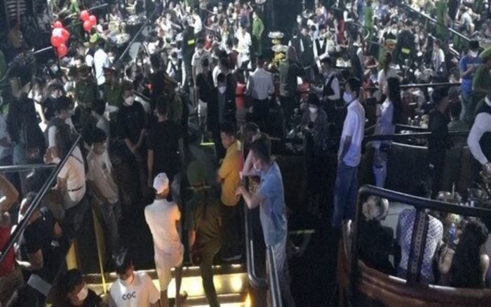 Gần 100 'dân bay' dương tính ma túy tại quán bar