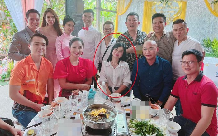 Cát Phượng 'lẻ bóng' đi ăn cưới Tiết Cương, netizen réo gọi: 'Kiều Minh Tuấn đâu rồi?'