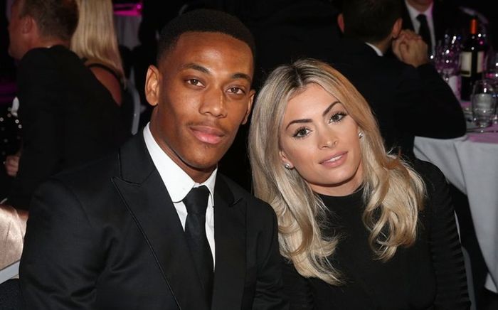 Sao xịt của MU bị vợ bỏ sau khi lên giường với người mẫu Pháp