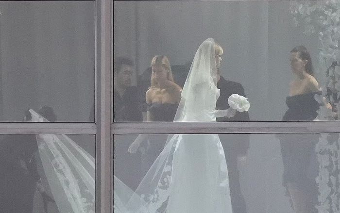 Trọn bộ ảnh cưới thế kỷ ngọt lịm, tan chảy của Brooklyn Beckham và nữ ái tỷ phú Nicola Peltz