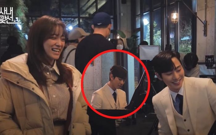 Hẹn Hò Chốn Công Sở tung hậu trường tình bể bình của Ahn Hyo Seop và Kim Se Jeong