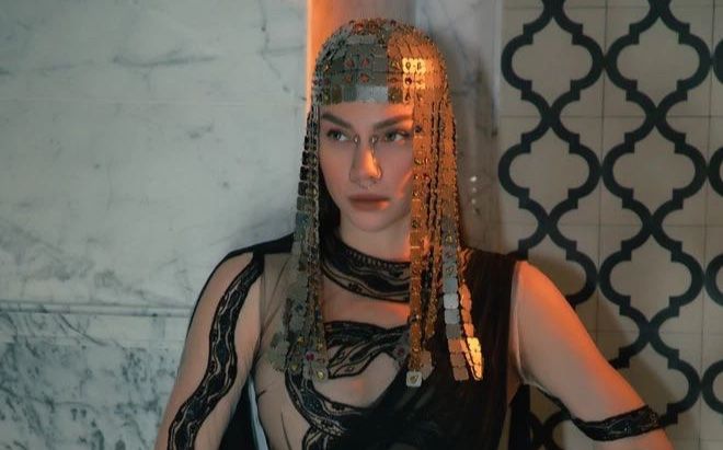 Loạt ảnh đầy 'mùi tiền', quyền lực của bộ 3 'nữ tướng khét tiếng' showbiz Việt