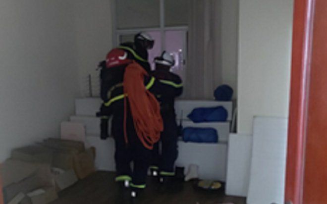 Hà Nội: Cảnh sát đu dây khẩn cấp từ tầng 20 để ngăn nam sinh lớp 9 định tự tử