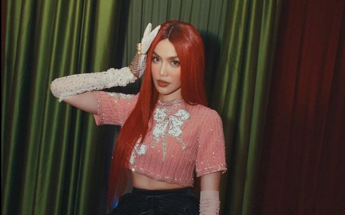 Rộ clip nghi vấn Lan Khuê hất tay nhân viên sự kiện, netizen 'ném đá' không ngừng