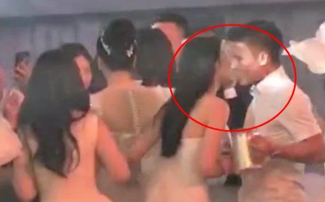 Chu Thanh Huyền 'khóa môi' Quang Hải giữa chốn đông người và phản ứng bất ngờ của đàng trai