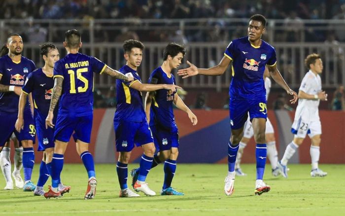 CLB HAGL khiến khán giả TPHCM vui sướng dù thua Á J.League