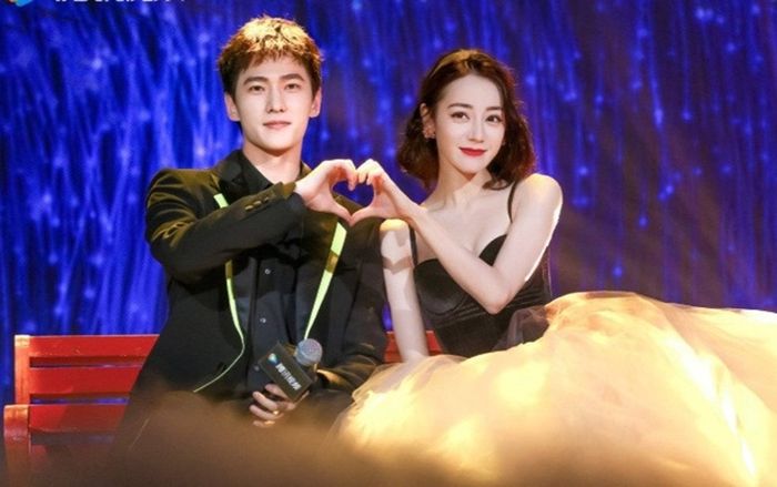 Hóa ra Địch Lệ Nhiệt Ba đã công khai hình mẫu bạn trai từ lâu, người đó chính là Dương Dương?
