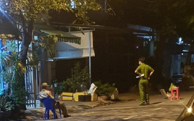 TPHCM: Nam thanh niên bị đâm gục trong nhà chỉ sau vài phút có người quen ghé thăm