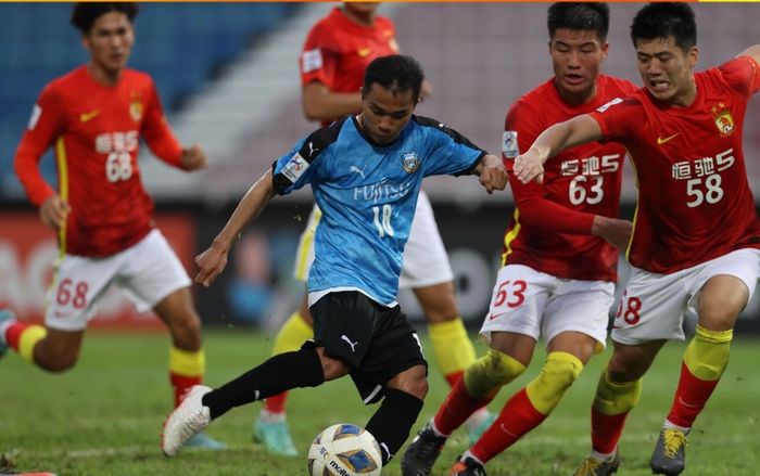 Chanathip giúp CLB Nhật Bản thắng CLB Trung Quốc 8 bàn ở AFC Champions League