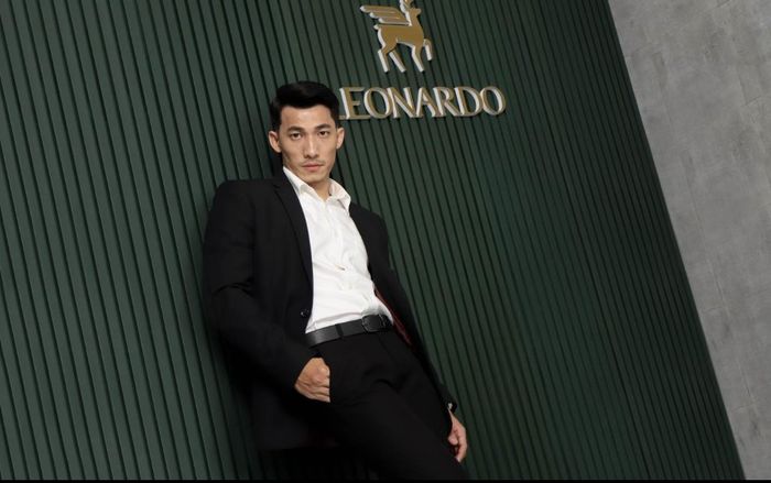 Theo chân Liên Bỉnh Phát 'đột nhập' chuỗi phụ kiện thời trang Việt