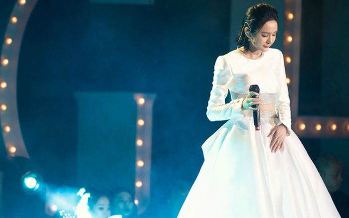 Bản cover cách đây 2 năm của Hiền Hồ bất ngờ 'sống lại' sau khi xin lỗi khán giả về ồn ào 'nương tựa'