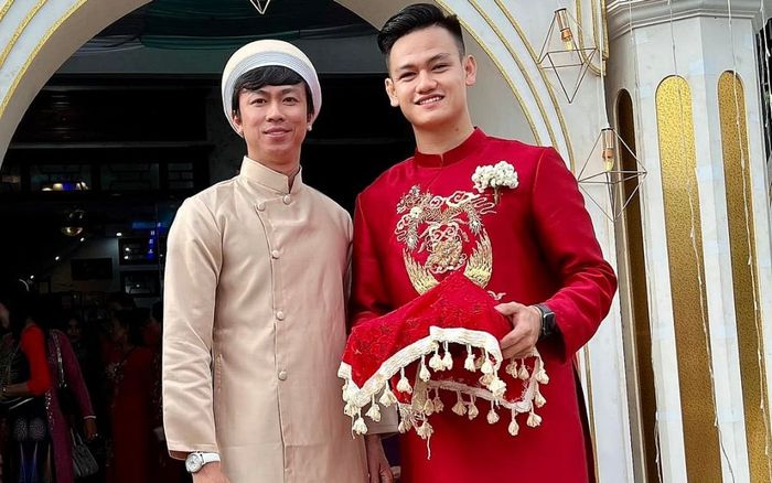 Đăng ảnh đưa Hồ Tấn Tài 'lên xe bông', Hồ Việt Trung bị netizen giục cưới