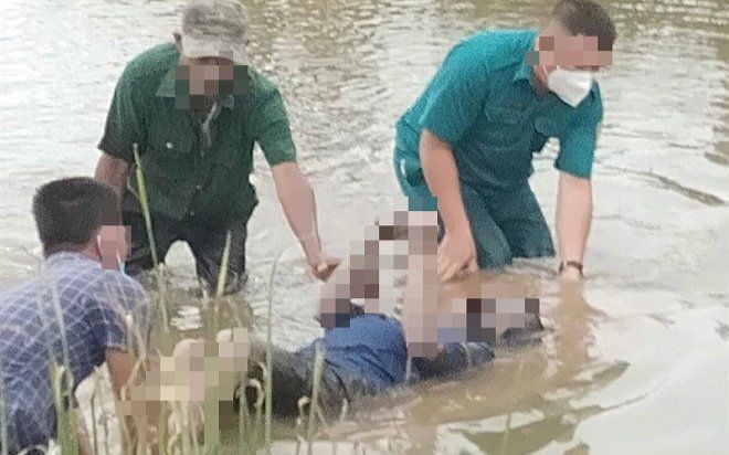 Phát hiện thi thể người đàn ông bị trói chặt tay chân, bịt miệng nổi trên sông Gò Tre