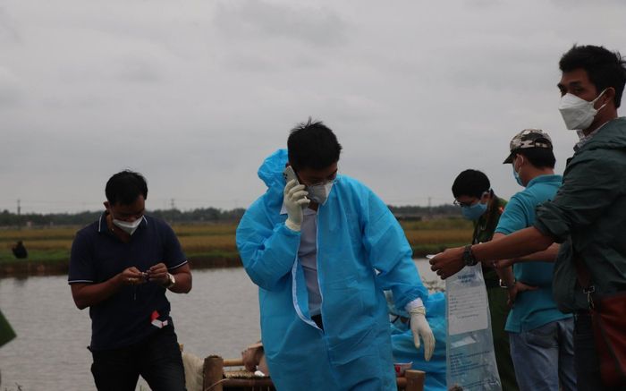 Công an thông tin ban đầu vụ thi thể người đàn ông bị trói tay chân, bịt miệng nổi trên sông Gò Tre