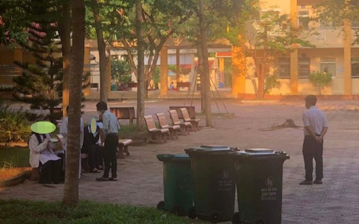 Xôn xao tin Hiệu phó trường chuyên cấp 3 bắt học sinh ăn thức ăn lấy từ thùng rác, nhà trường nói gì?
