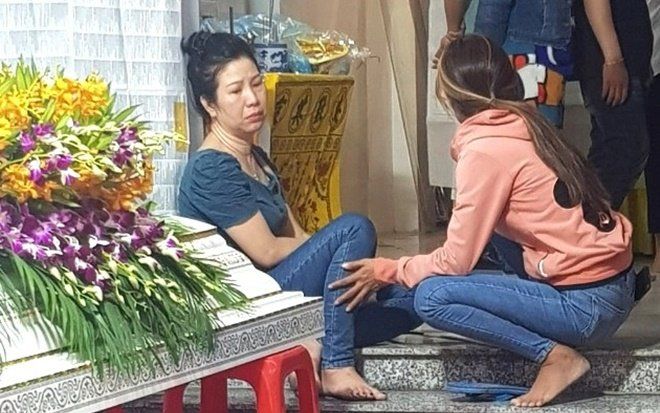 Mẹ nữ sinh tử vong nghi do truy đuổi cướp: 'Sao con không bỏ đi, mẹ mua cho con điện thoại khác'