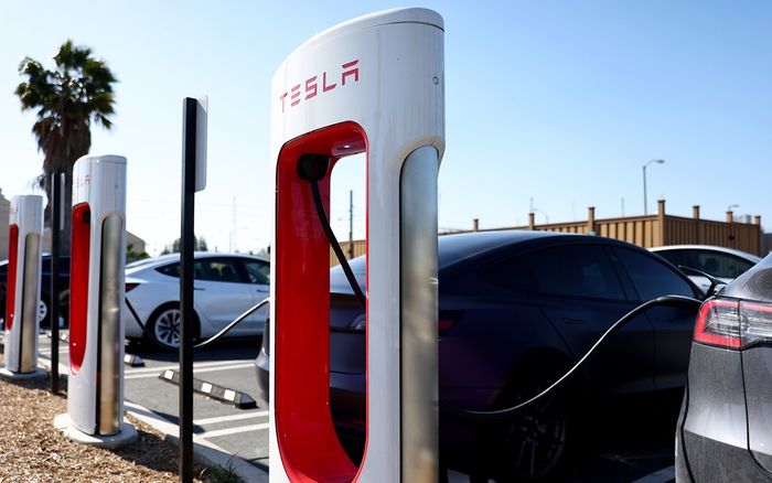 Tesla tiếp tục 'ăn nên làm ra' với lợi nhuận cao kỷ lục