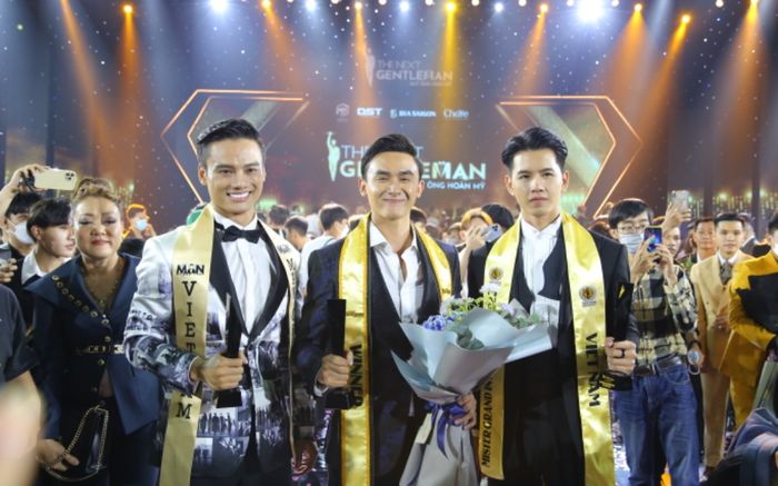 'Hốt 1 rổ sạn' chung kết Quý Ông Hoàn Mỹ: Dài lê thê, âm thanh tệ, hỏi đáp quá nhiều