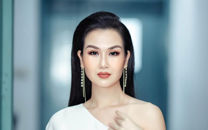 Võ Hạ Trâm trải lòng không muốn con gái theo nghề