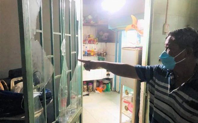 Nhắc nhở tiếng nẹt pô, người đàn ông bị nhóm côn đồ kề mã tấu vào cổ