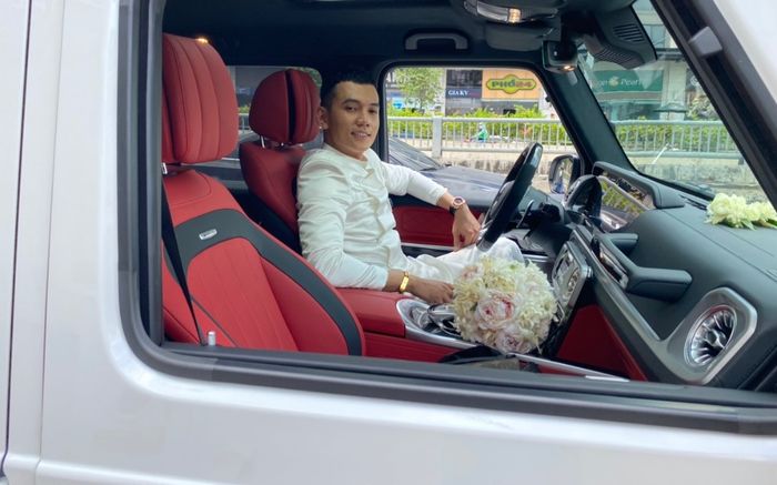 Siêu đỉnh: Chú rể Lý Bình lái siêu xe G63 đón Phương Trinh Jolie về dinh