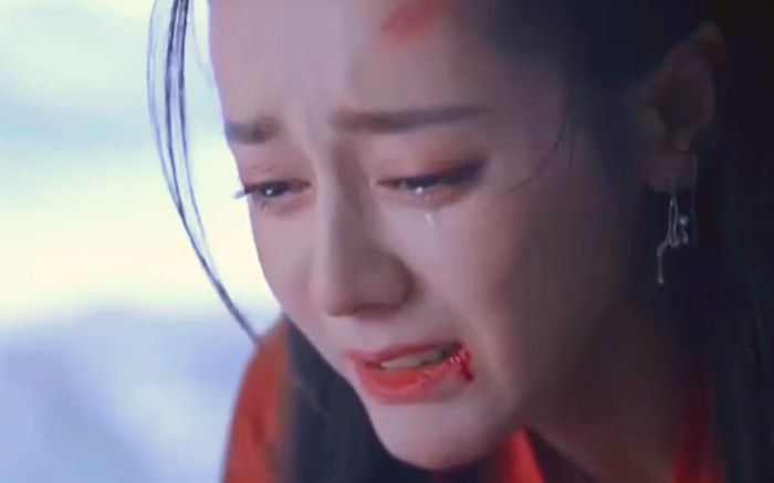 Ngự Giao Ký tập cuối: Cảnh khóc của Địch Lệ Nhiệt Ba khi nam phụ 'bay màu' khiến khán giả sởn da gà