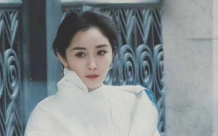 Dương Mịch khí chất ngút ngàn trong hậu trường Định Luật Tình Yêu 80/20, fan nóng lòng đòi phim lên sóng