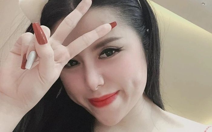 Hotgirl livestream bán bột ma túy: Lộ ảnh bị bắt khác xa trên MXH, tự hào khoe cuộc sống tự chủ kinh tế