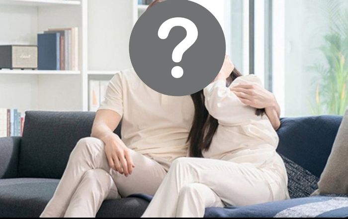 Xuất hiện cặp đôi Kbiz mê mẩn món ăn Việt : Nhiều lần hẹn hò bí mật ở nhà hàng Việt Nam