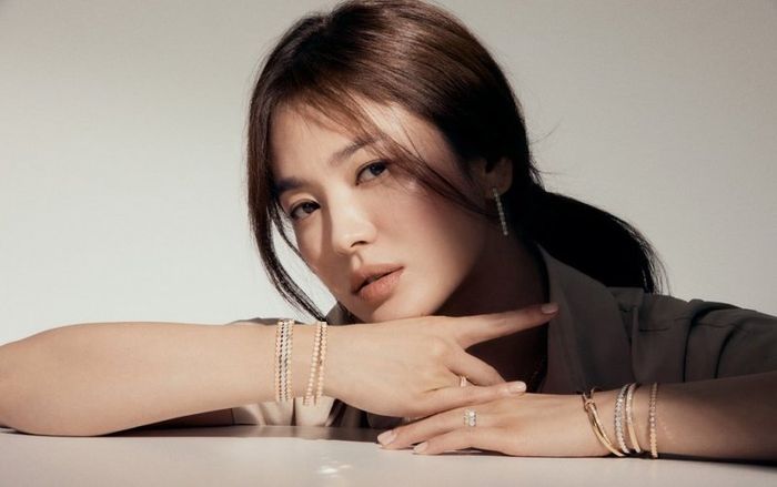 Song Hye Kyo tốt tính thế nào mà được các nam đồng nghiệp yêu mến?