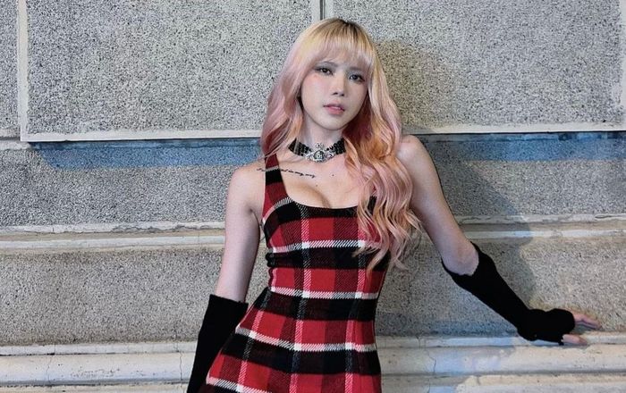 Thiều Bảo Trâm khiến netizen bị 'sốc' visual: Bất chấp cam rung lắc, khéo khoe đôi gò phồn thực