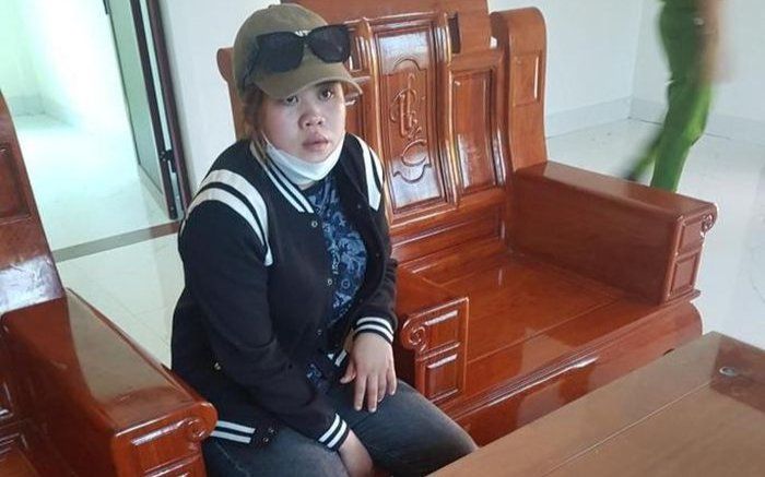 Tạm giữ dì ruột dùng chổi sắt đánh cháu bé 4 tuổi nhập viện