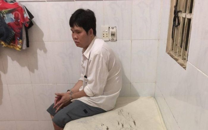 Bé gái 14 tuổi bị người đàn ông khiếm thị giao cấu khi nhờ xoa bóp massage