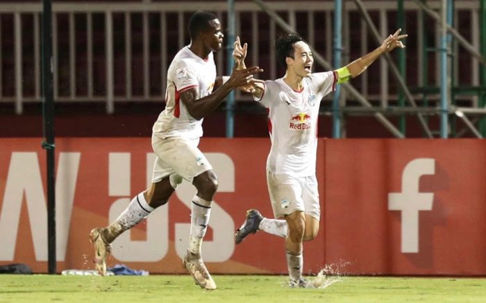 Chiến thắng tuyệt vời của HAGL trước 'ông lớn' Úc: Màn tri ân khán giả đầy cảm xúc!