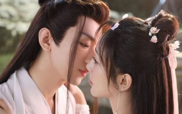 Trầm Vụn Hương Phai chưa chiếu, fan Dương Tử và Thành Nghị đã chiến nhau 'sứt đầu mẻ trán'