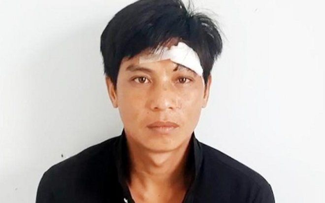 Bị mẹ mắng vì đập phá đồ đạc, người đàn ông vác dao đuổi chém mẹ, đâm anh ruột tử vong